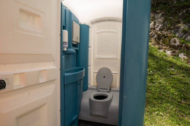 Best Portable toilet rental cost  in Negaunee, MI